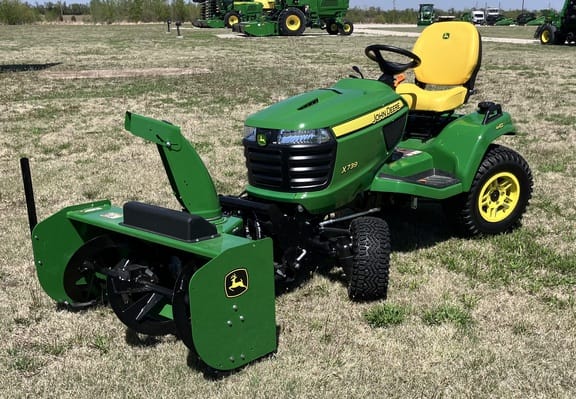 2025 John Deere X739 Equipment Image0