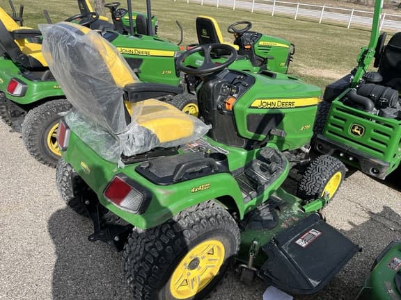 Image of John Deere X739 equipment image 3