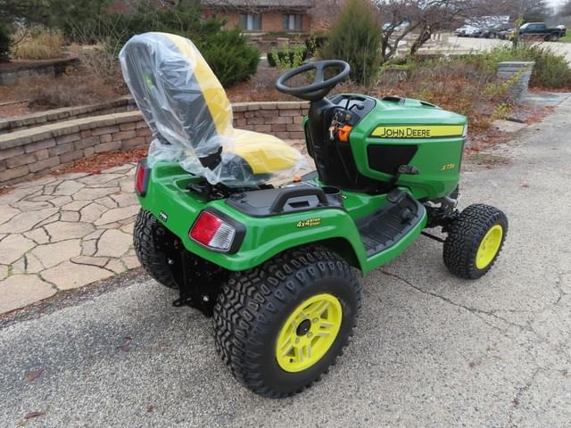 Image of John Deere X739 equipment image 3