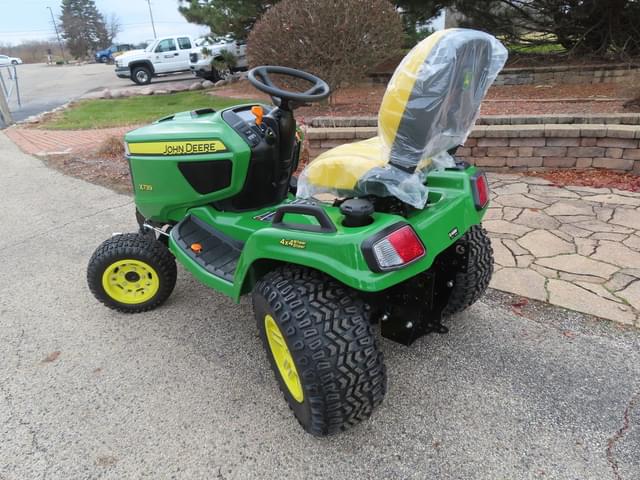 Image of John Deere X739 equipment image 2