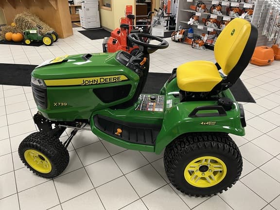 Image of John Deere X739 equipment image 2