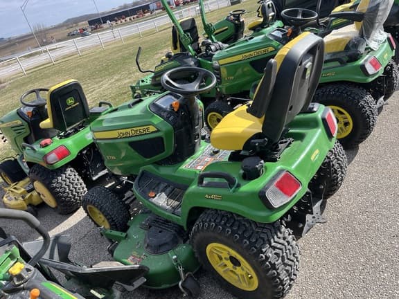 Image of John Deere X739 equipment image 1