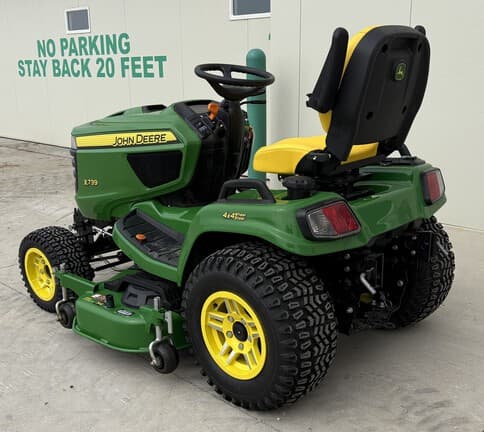 Image of John Deere X739 equipment image 4