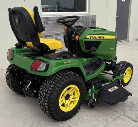 Image of John Deere X739 equipment image 2