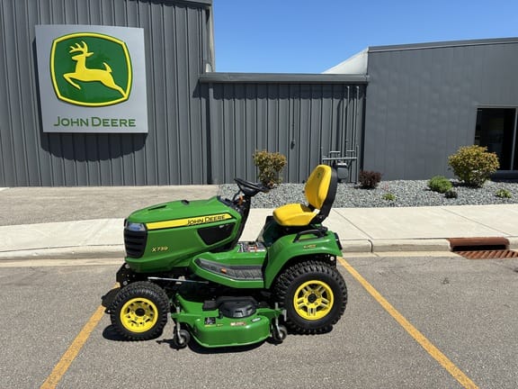2025 John Deere X739 Equipment Image0