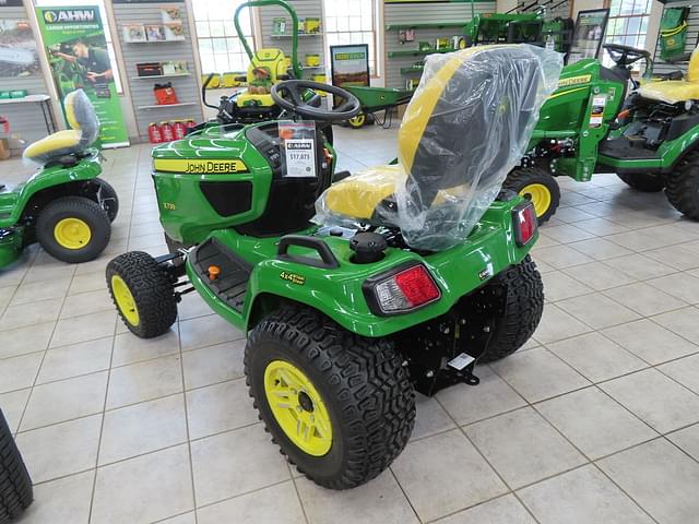 Image of John Deere X739 equipment image 3