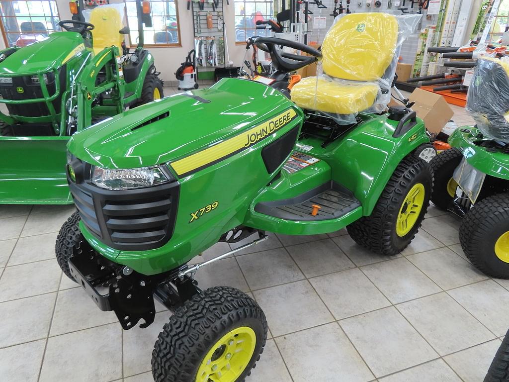 Image of John Deere X739 Primary image