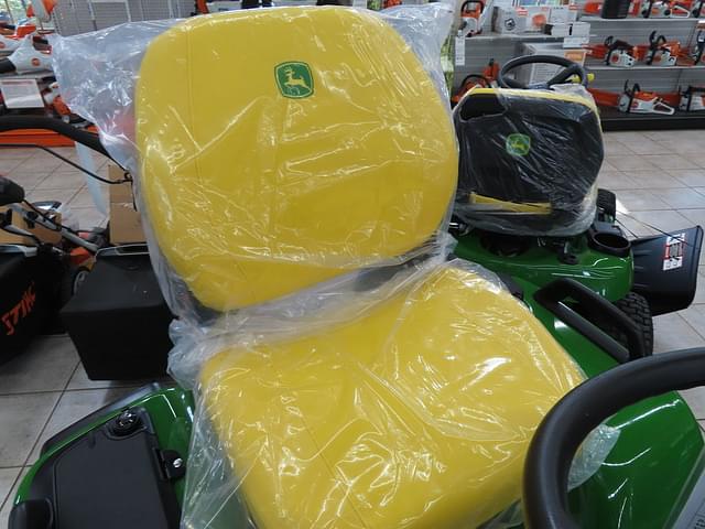 Image of John Deere X739 equipment image 4