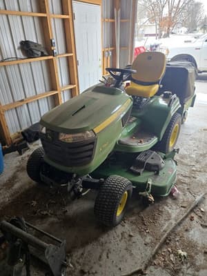 2025 John Deere X750 Image