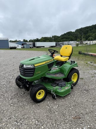 2025 John Deere X750 Equipment Image0