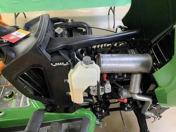 Image of John Deere X750 equipment image 4