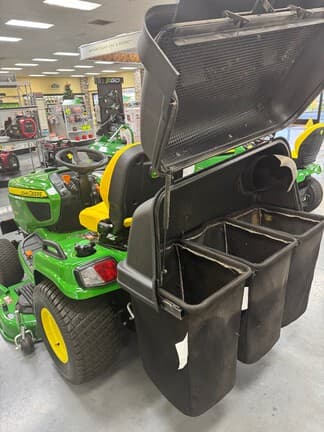 Image of John Deere X750 equipment image 1