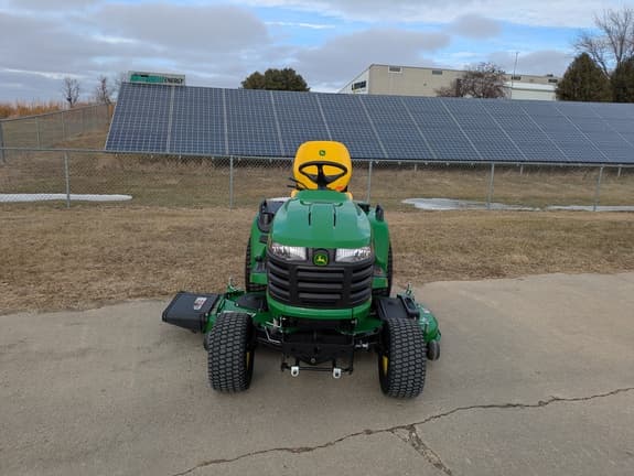 Image of John Deere X750 equipment image 1