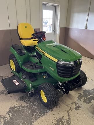 Image of John Deere X750 equipment image 1
