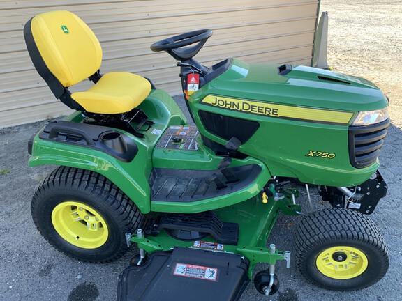 Image of John Deere X750 equipment image 3