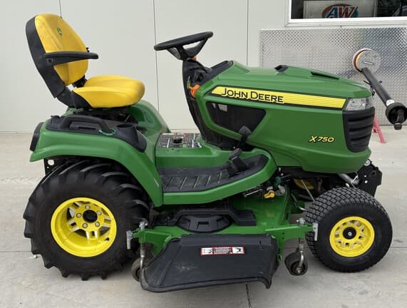 Image of John Deere X750 equipment image 1
