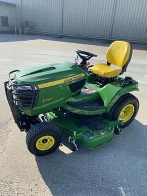 2025 John Deere X750 Image