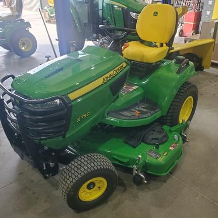 Image of John Deere X750 equipment image 1