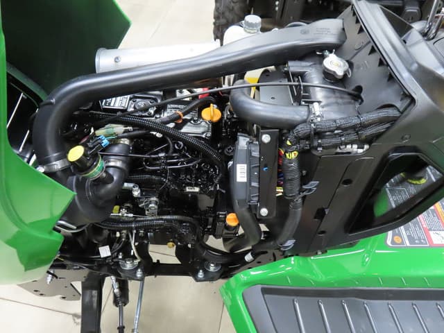 Image of John Deere X750 equipment image 4