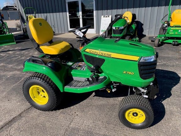 2025 John Deere X750 Equipment Image0