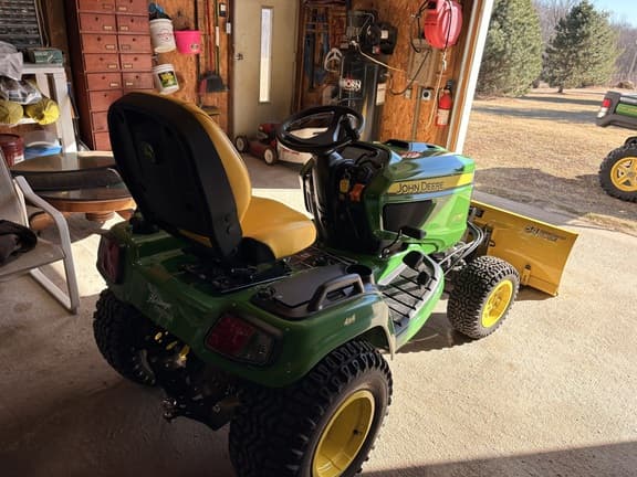 Image of John Deere X758 equipment image 4