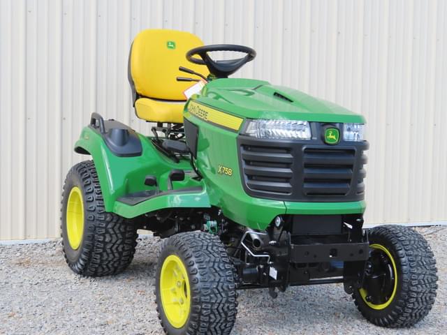 Image of John Deere X758 equipment image 1