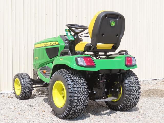 Image of John Deere X758 equipment image 4