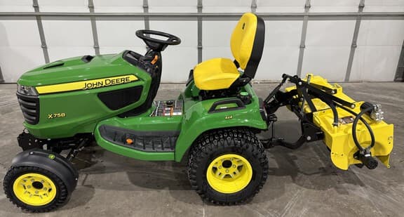 Image of John Deere X758 equipment image 1