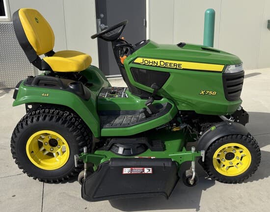 Image of John Deere X758 equipment image 1