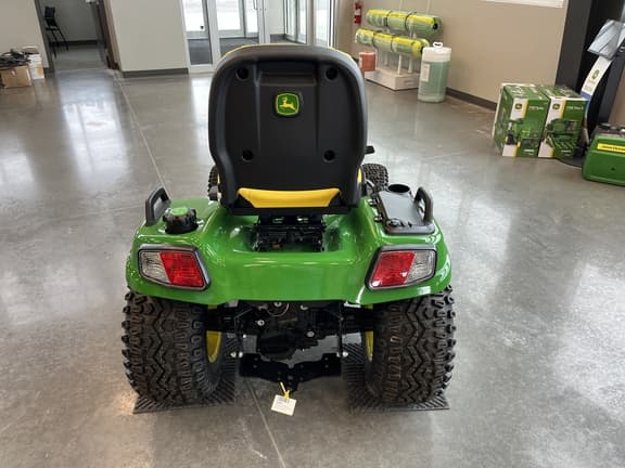 Image of John Deere X758 equipment image 4