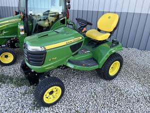 2025 John Deere X758 Image