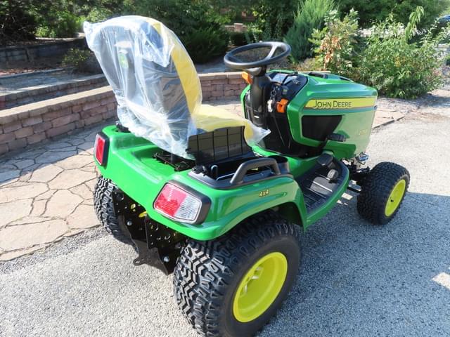 Image of John Deere X758 equipment image 2