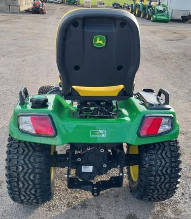 Image of John Deere X758 equipment image 3