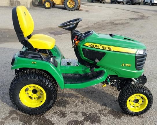 Image of John Deere X758 equipment image 2