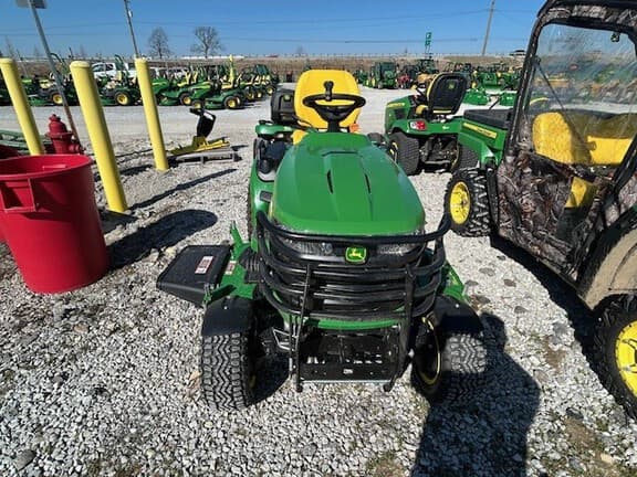 Image of John Deere X758 equipment image 1