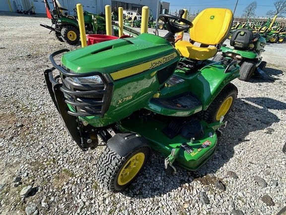 2025 John Deere X758 Equipment Image0