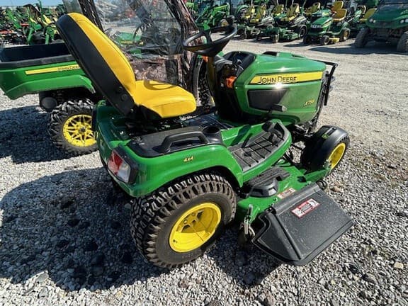 Image of John Deere X758 equipment image 3