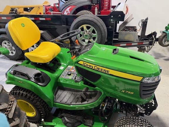Image of John Deere X758 equipment image 2