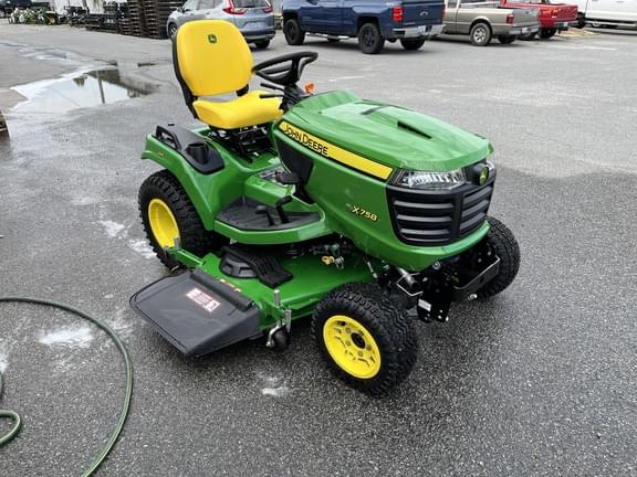 Image of John Deere X758 equipment image 1