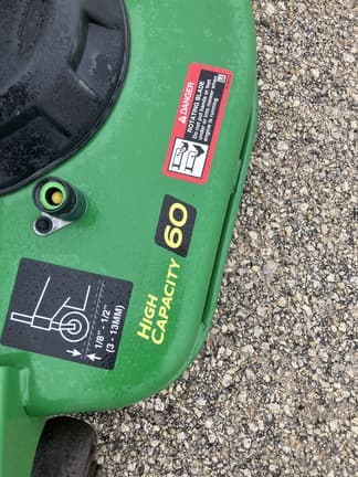 Image of John Deere X758 equipment image 4