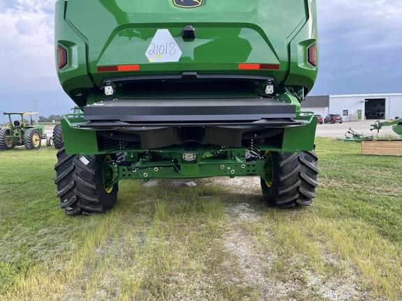 Image of John Deere X9 1000 equipment image 3