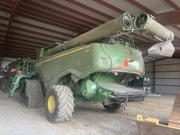 Image of John Deere X9 1000 equipment image 3