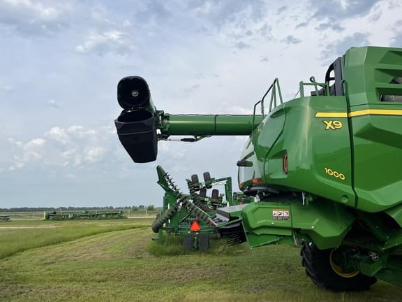 Image of John Deere X9 1000 equipment image 4