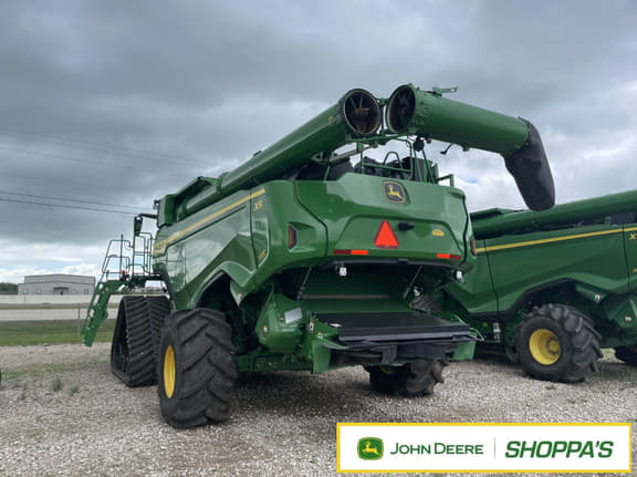 Image of John Deere X9 1000 equipment image 2