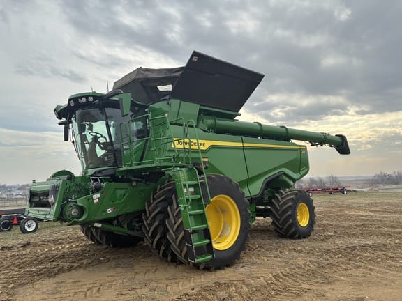 2025 John Deere X9 1000 Equipment Image0
