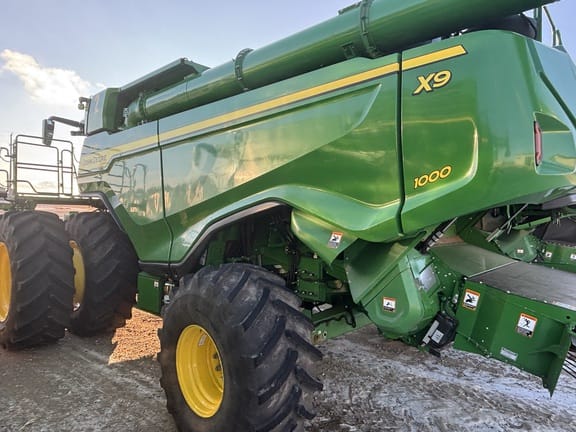 2025 John Deere X9 1000 Equipment Image0