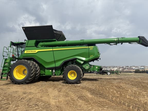 Image of John Deere X9 1000 equipment image 3
