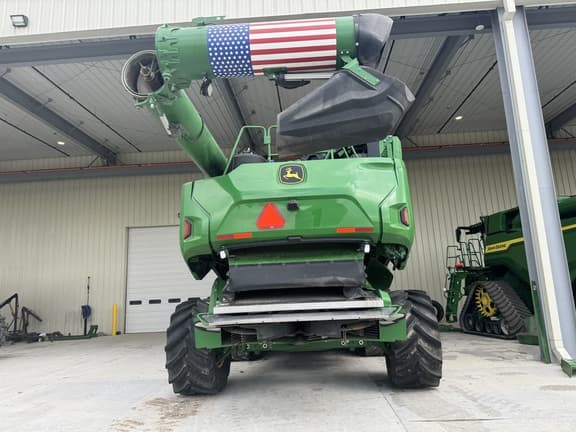 Image of John Deere X9 1000 equipment image 1