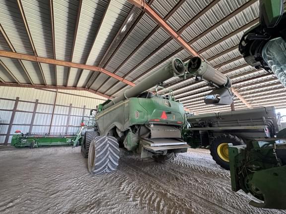 Image of John Deere X9 1000 equipment image 4