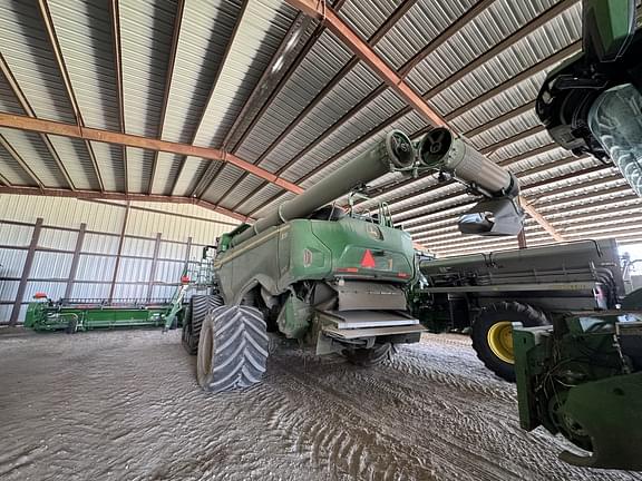 Image of John Deere X9 1000 equipment image 4